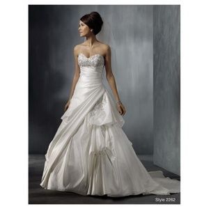 Alfred Angelo Style 2262 Wedding Dress
